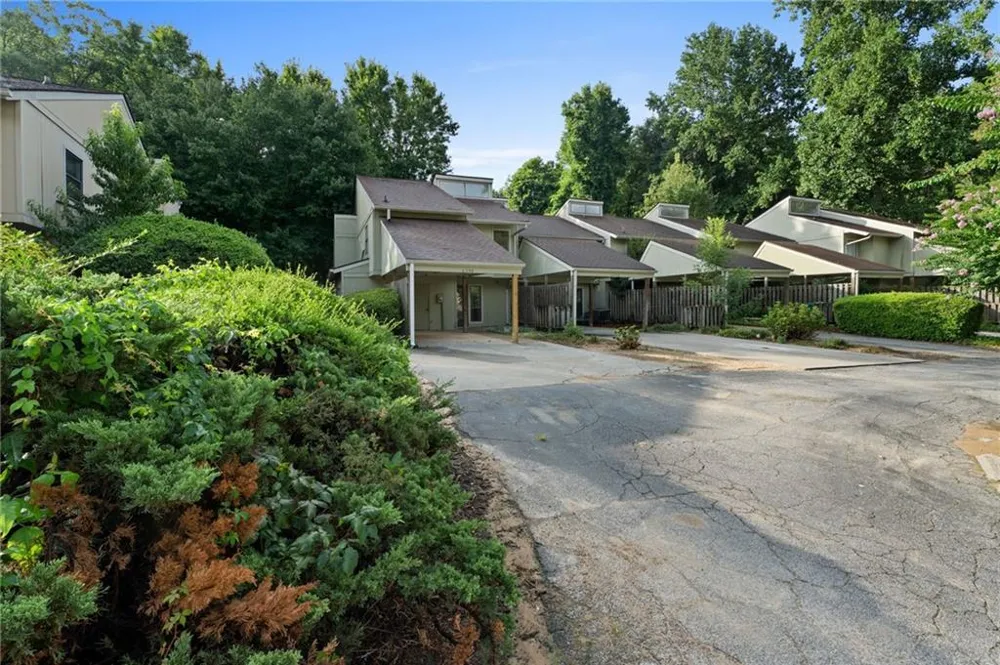 6390 Hawthorne Terrace Peachtree Corners, GA 30092