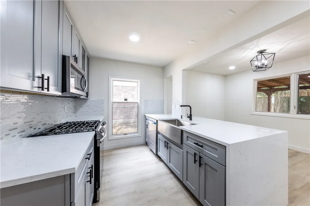 7601 West Gate Boulevard Austin, TX 78745