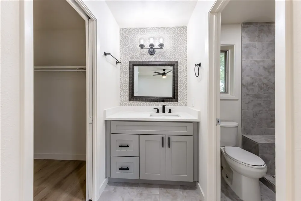 7601 West Gate Boulevard Austin, TX 78745