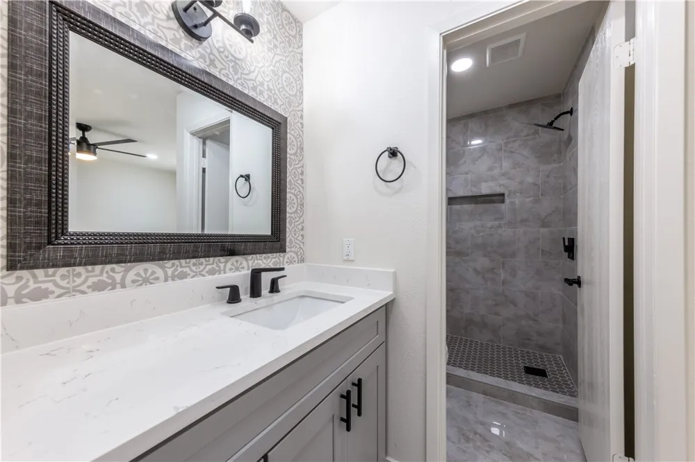 7601 West Gate Boulevard Austin, TX 78745