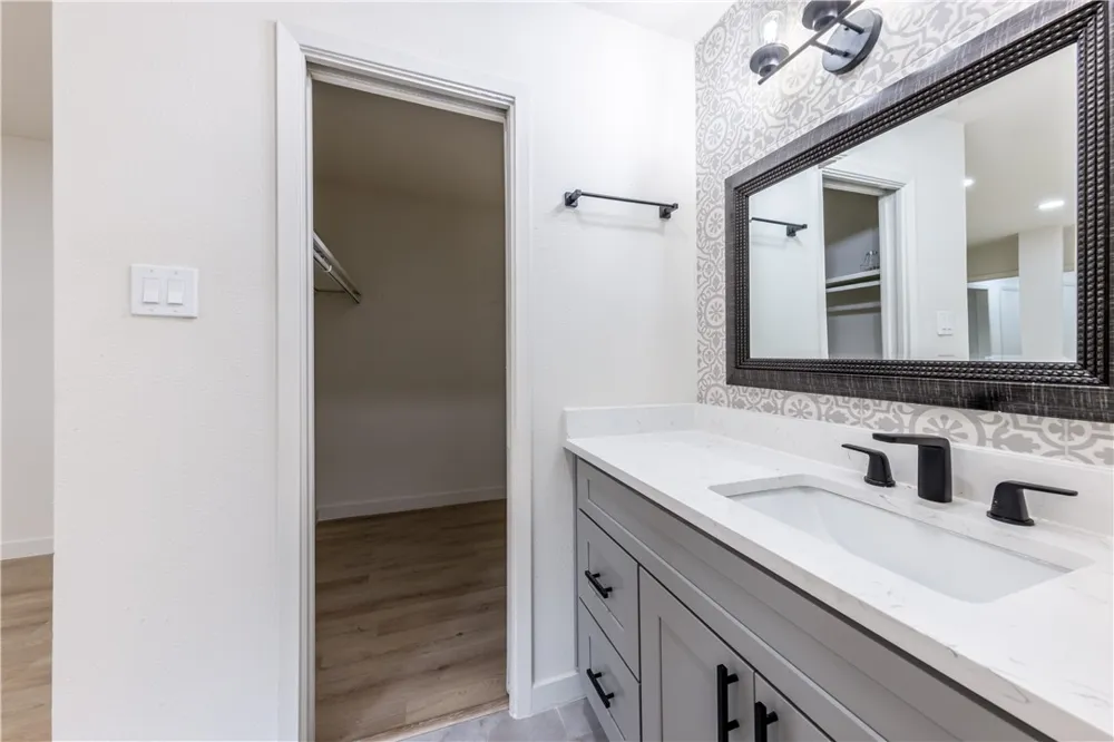7601 West Gate Boulevard Austin, TX 78745