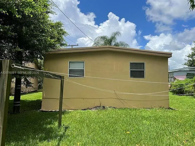 418 S Cocoanut Rd Pahokee, FL 33476