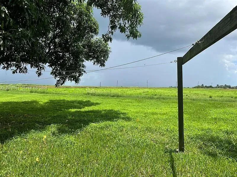 418 S Cocoanut Rd Pahokee, FL 33476
