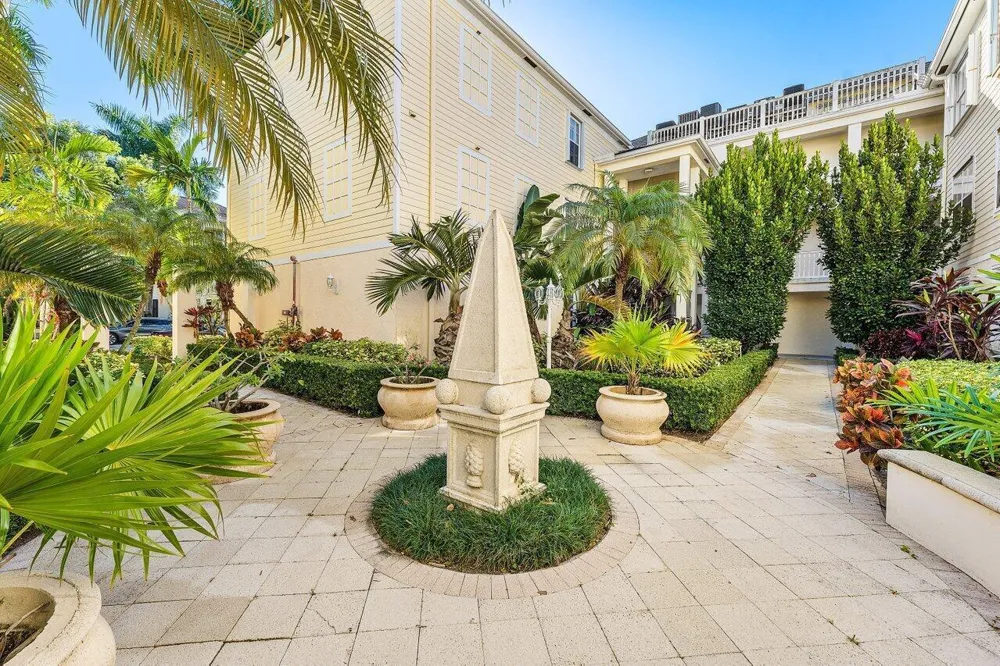 276 Murcia Drive #301 Jupiter, FL 33458