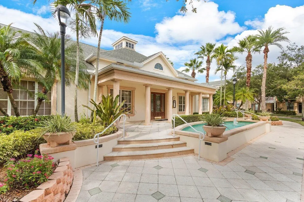 276 Murcia Drive #301 Jupiter, FL 33458