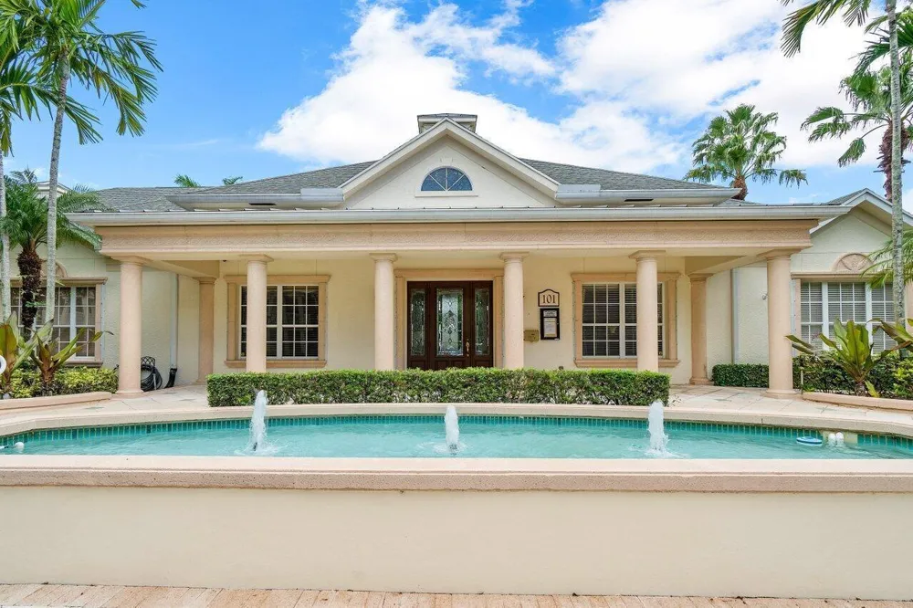 276 Murcia Drive #301 Jupiter, FL 33458