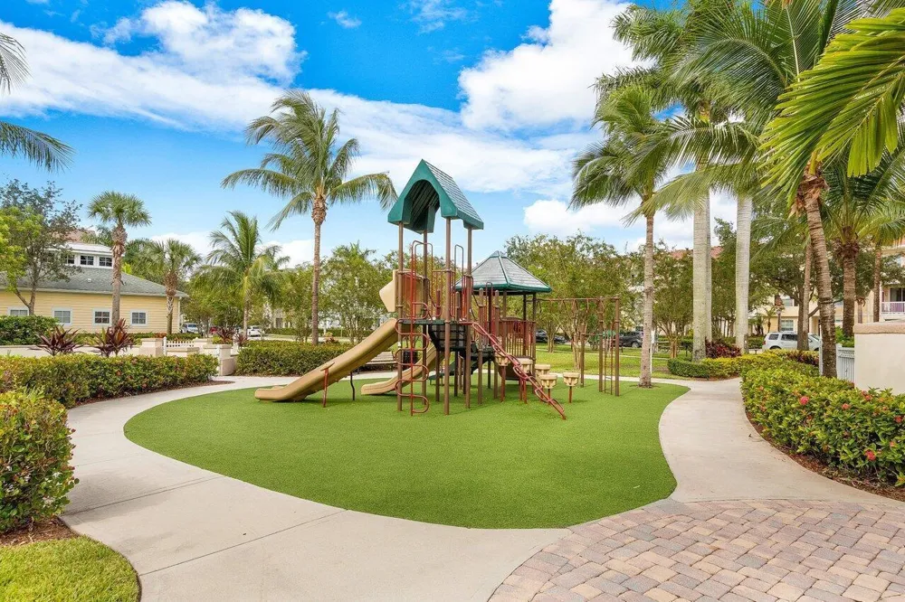 276 Murcia Drive #301 Jupiter, FL 33458
