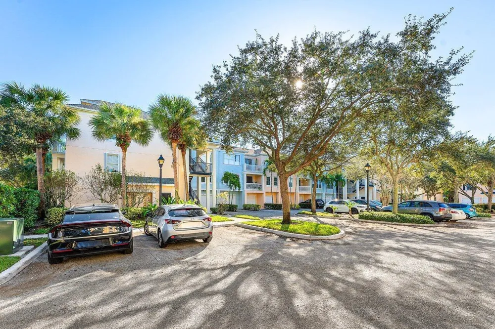 276 Murcia Drive #301 Jupiter, FL 33458