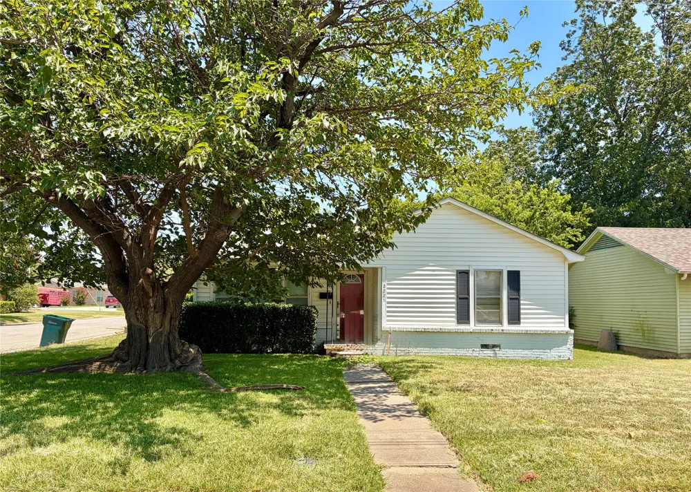 2225 Shannon Street Sherman, TX 75092