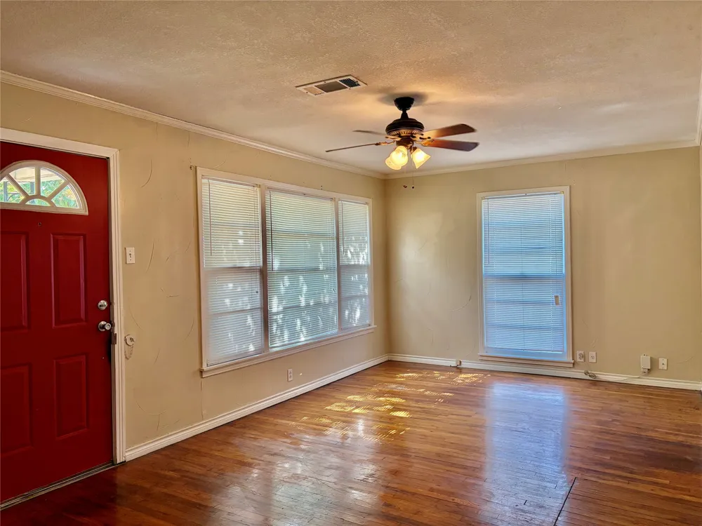 2225 Shannon Street Sherman, TX 75092