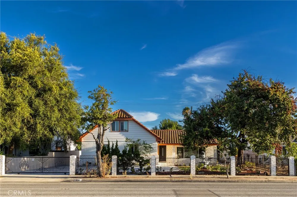 820 E Cameron Avenue West Covina, CA 91790
