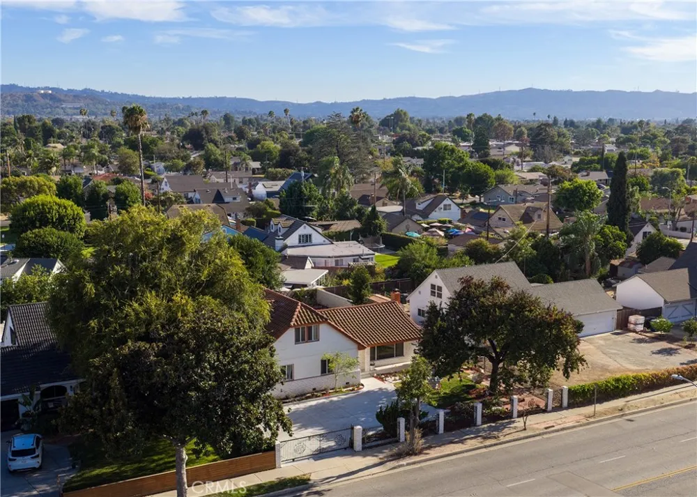 820 E Cameron Avenue West Covina, CA 91790
