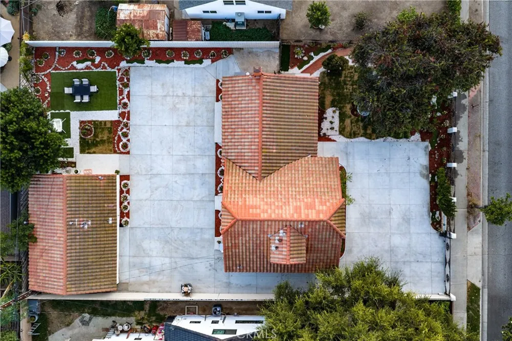 820 E Cameron Avenue West Covina, CA 91790