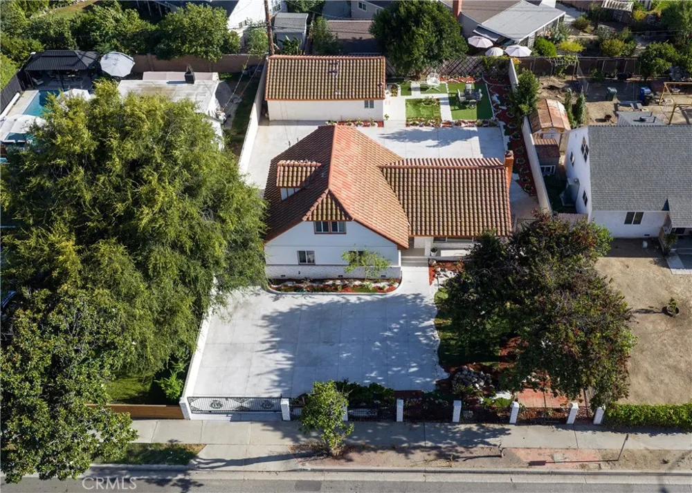 820 E Cameron Avenue West Covina, CA 91790