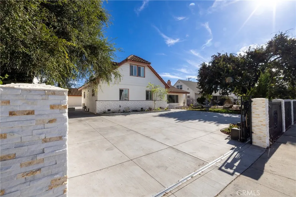 820 E Cameron Avenue West Covina, CA 91790