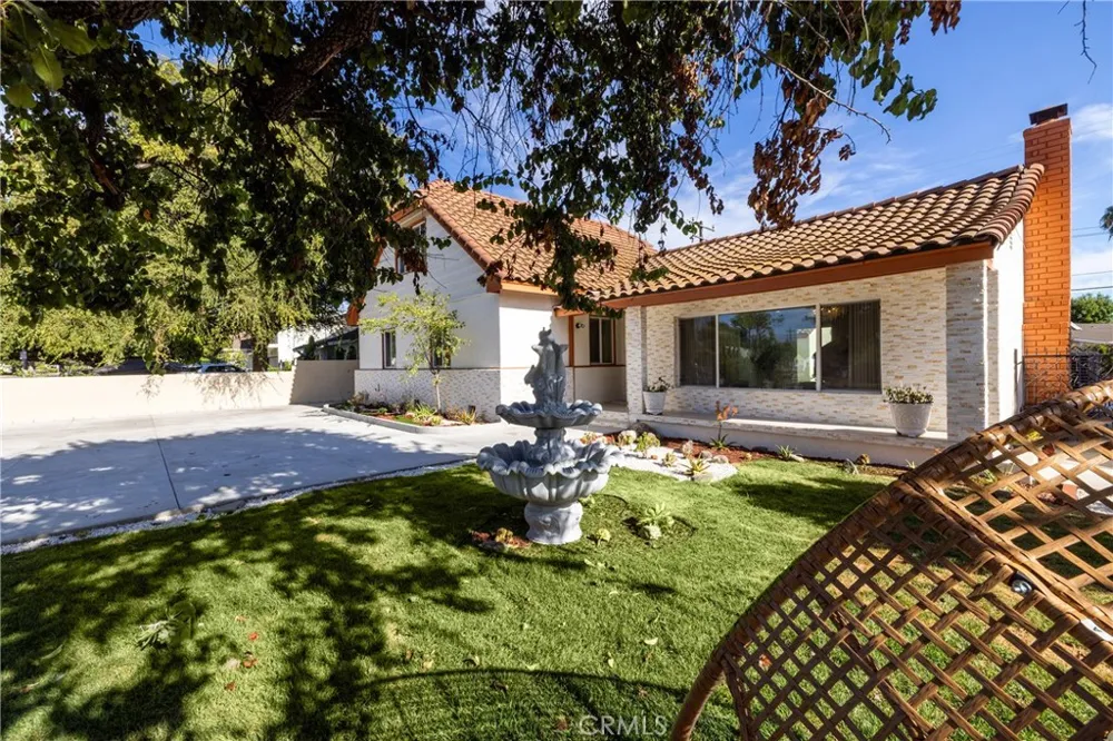 820 E Cameron Avenue West Covina, CA 91790