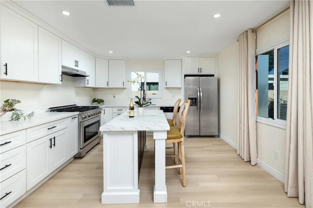 820 E Cameron Avenue West Covina, CA 91790