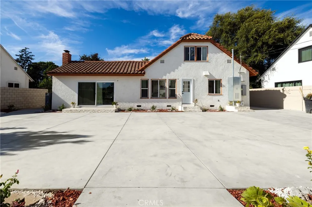 820 E Cameron Avenue West Covina, CA 91790