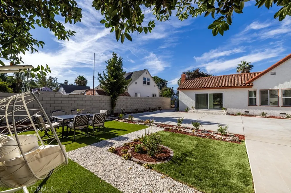 820 E Cameron Avenue West Covina, CA 91790