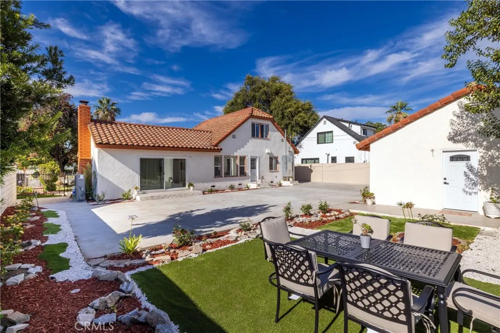 820 E Cameron Avenue West Covina, CA 91790