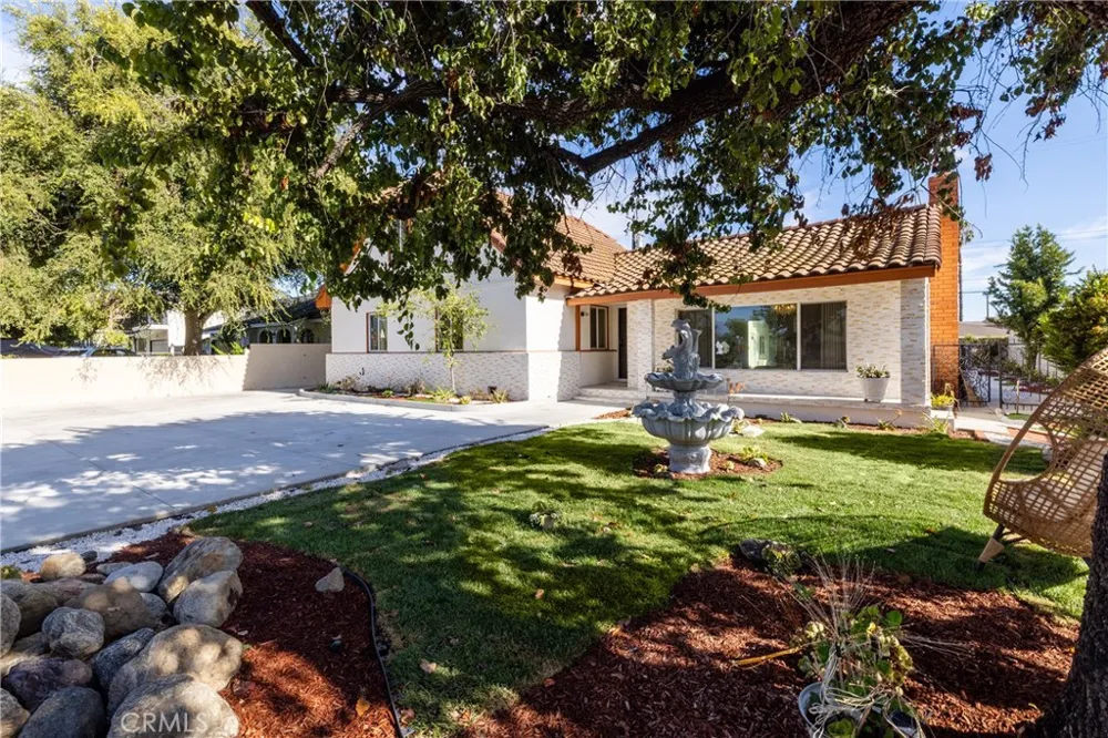 820 E Cameron Avenue West Covina, CA 91790