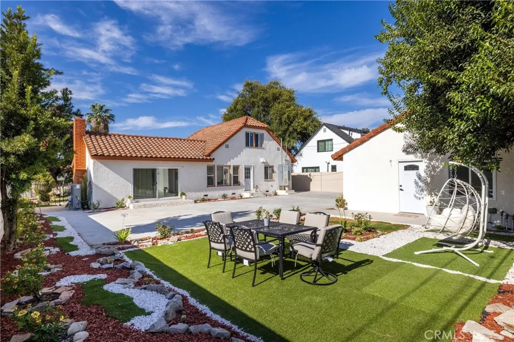 820 E Cameron Avenue West Covina, CA 91790