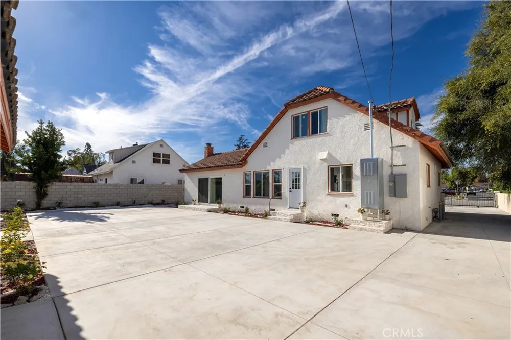 820 E Cameron Avenue West Covina, CA 91790