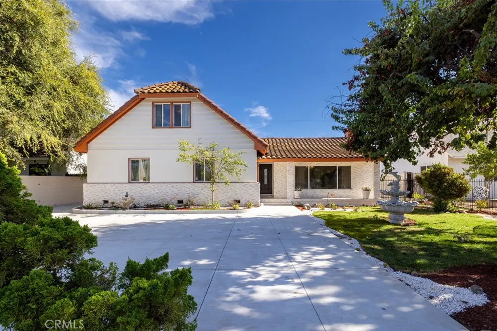820 E Cameron Avenue West Covina, CA 91790