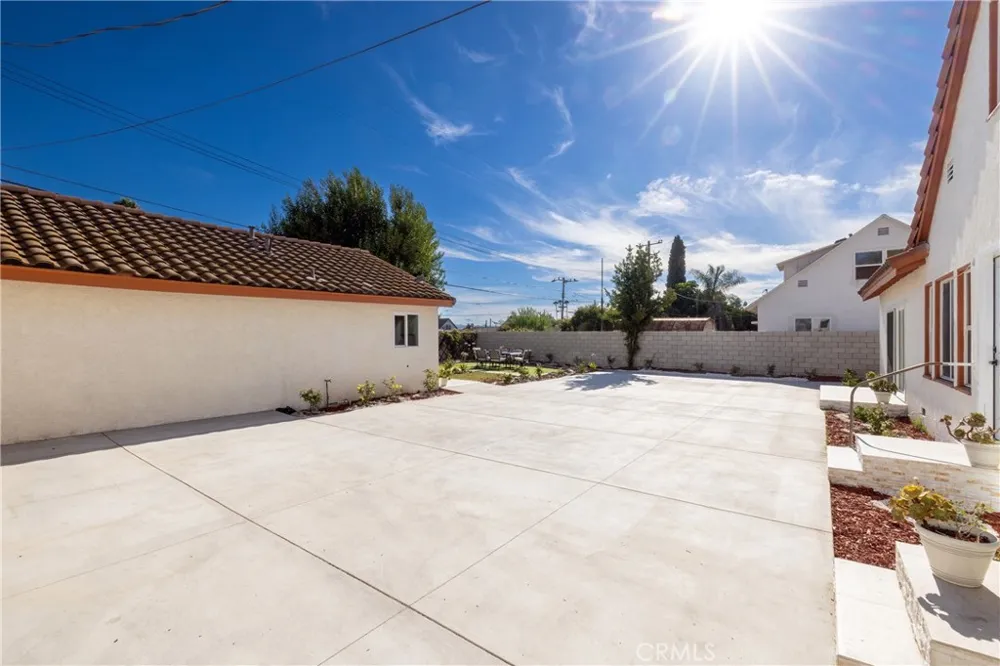 820 E Cameron Avenue West Covina, CA 91790