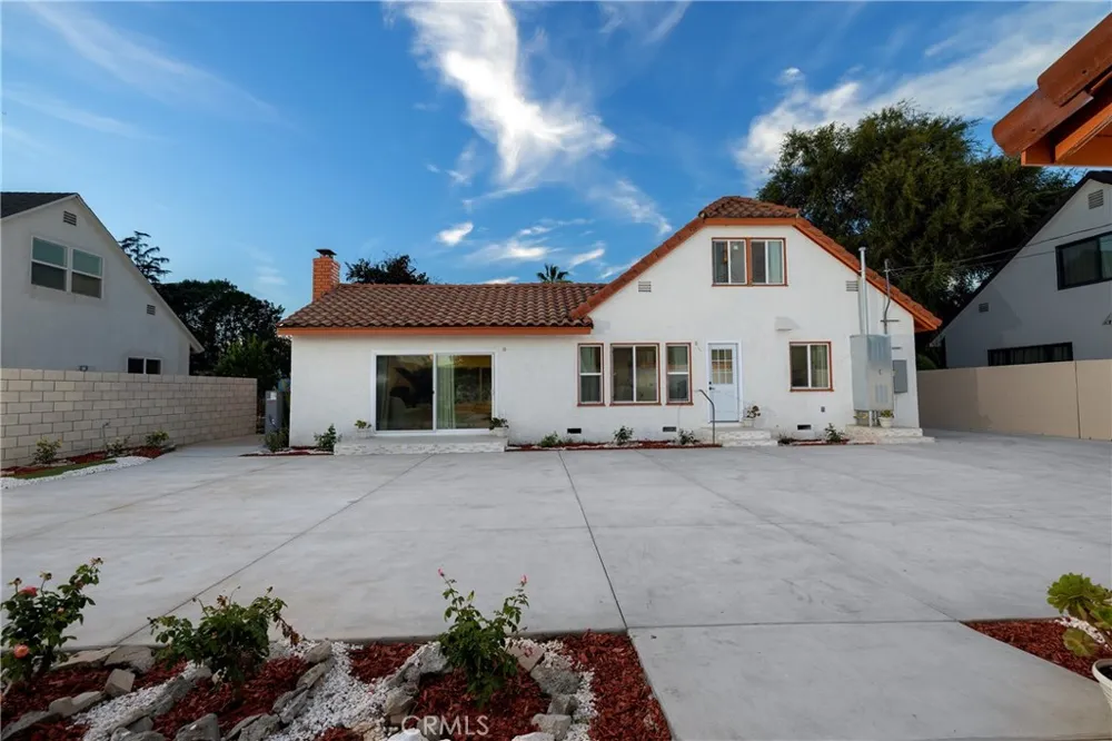 820 E Cameron Avenue West Covina, CA 91790