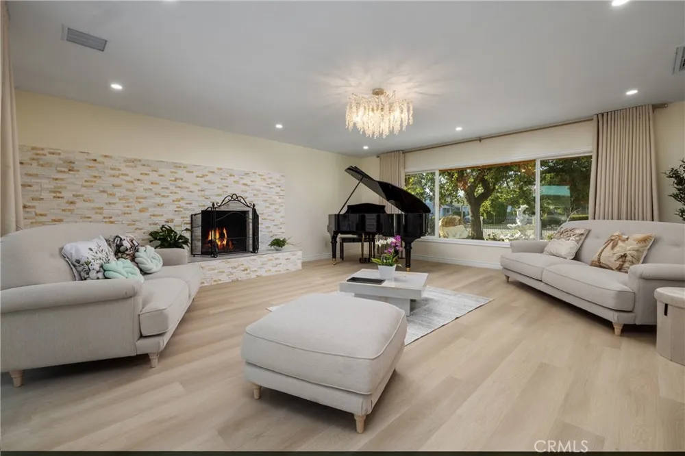 820 E Cameron Avenue West Covina, CA 91790