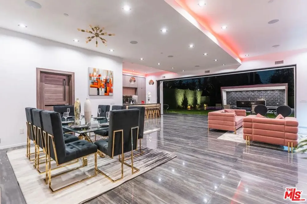11246 Kling Street North Hollywood, CA 91602