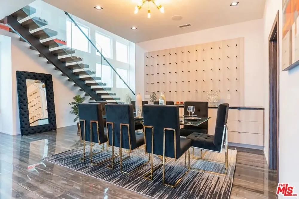 11246 Kling Street North Hollywood, CA 91602