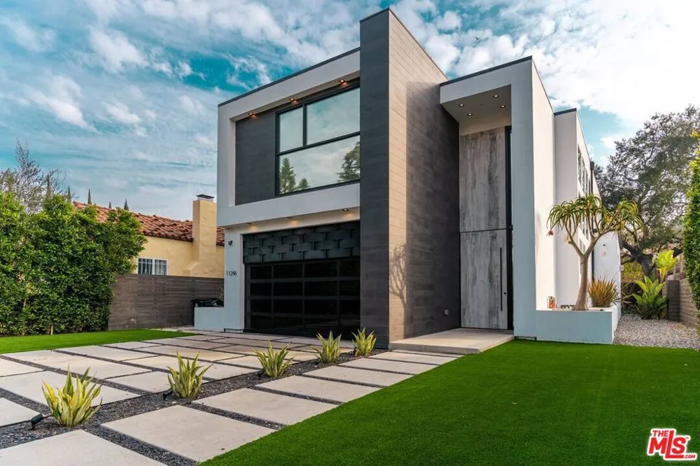 11246 Kling Street North Hollywood, CA 91602