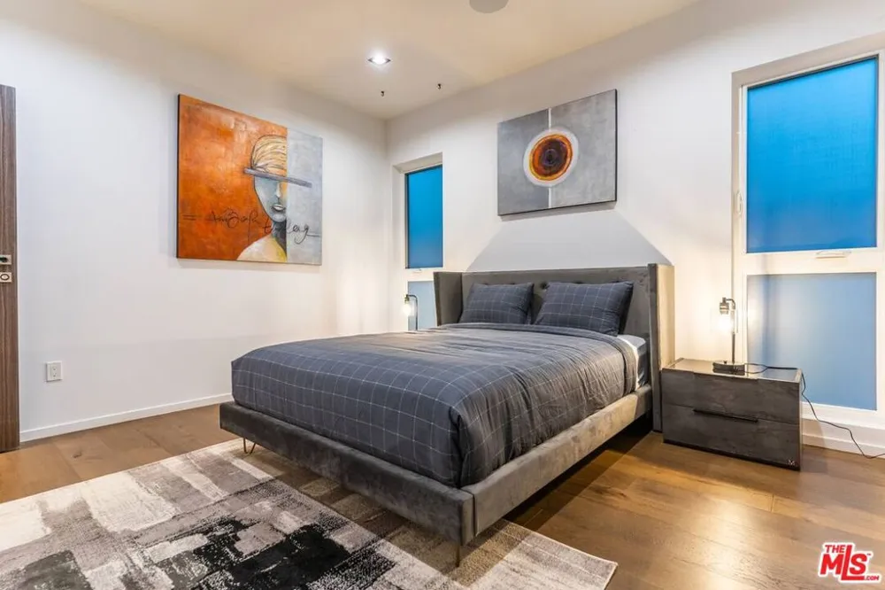 11246 Kling Street North Hollywood, CA 91602