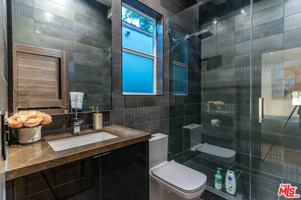 11246 Kling Street North Hollywood, CA 91602