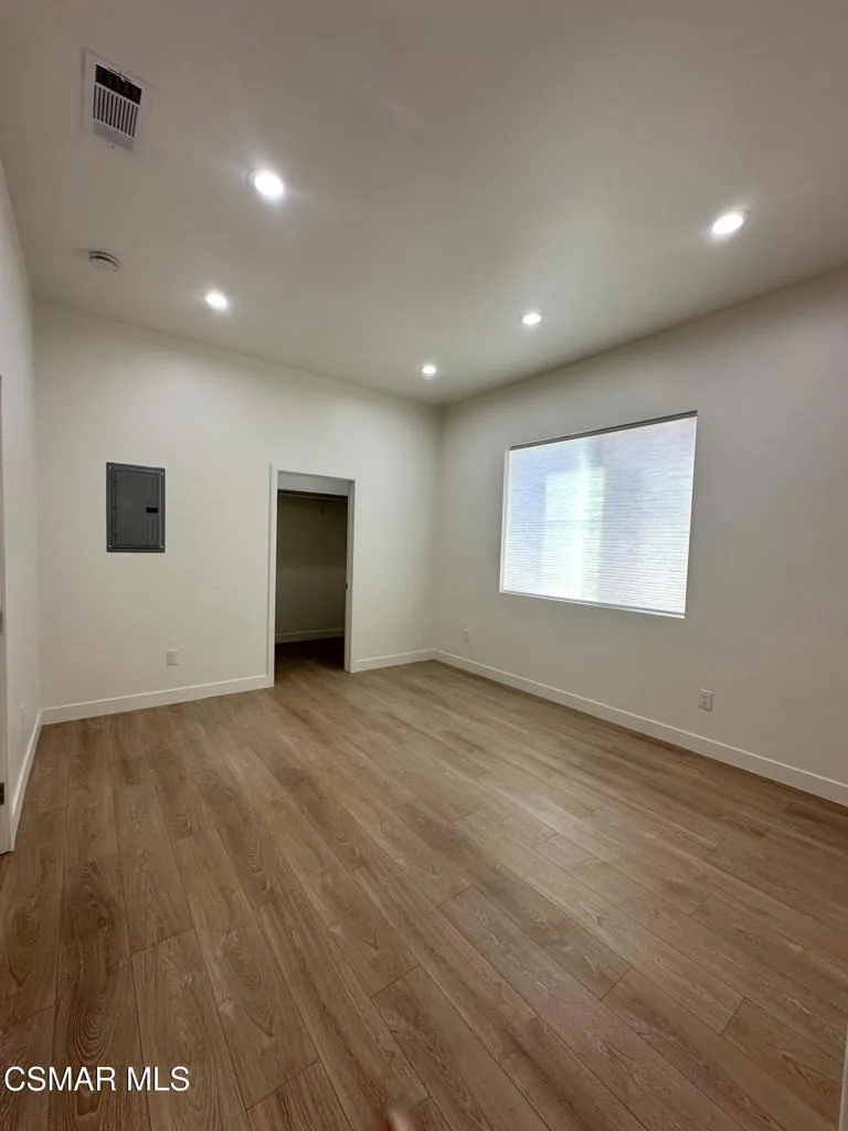 8515 Vanalden Avenue Northridge, CA 91324