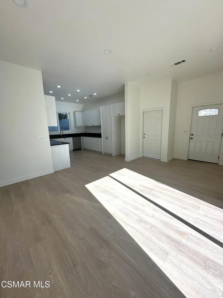8515 Vanalden Avenue Northridge, CA 91324