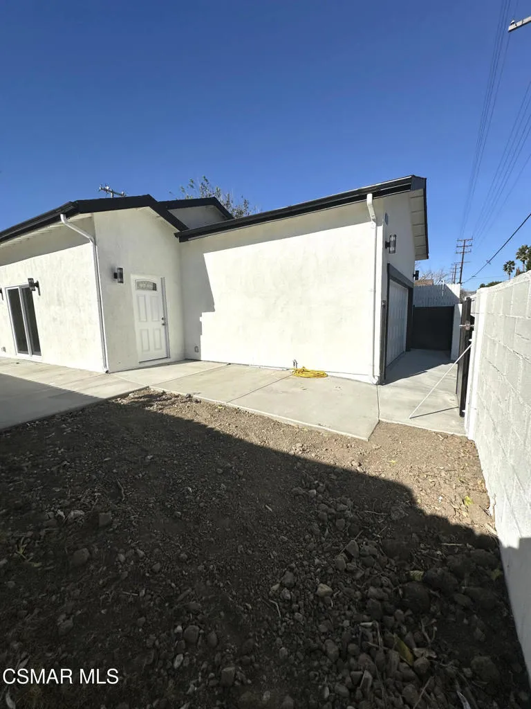 8515 Vanalden Avenue Northridge, CA 91324