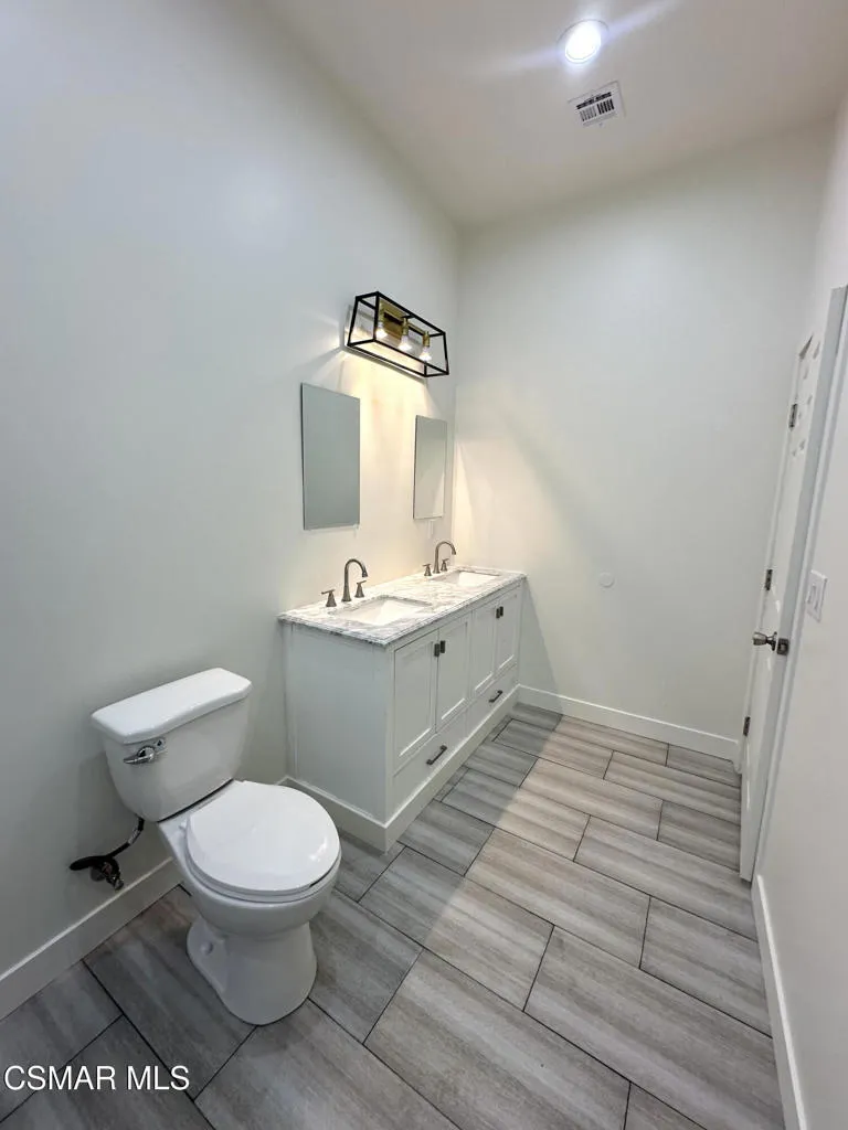 8515 Vanalden Avenue Northridge, CA 91324
