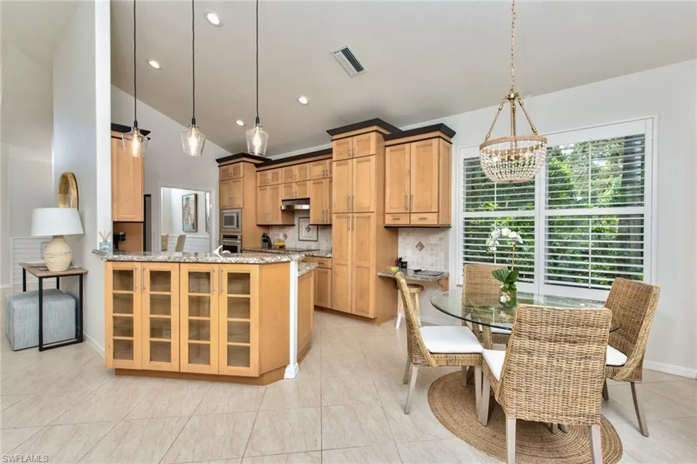 1705 Marsh RUN Naples, FL 34109