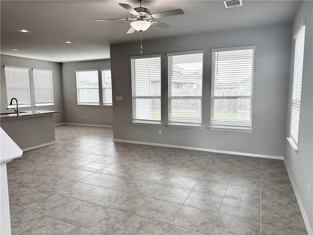 195 Living Reef Drive Maxwell, TX 78656