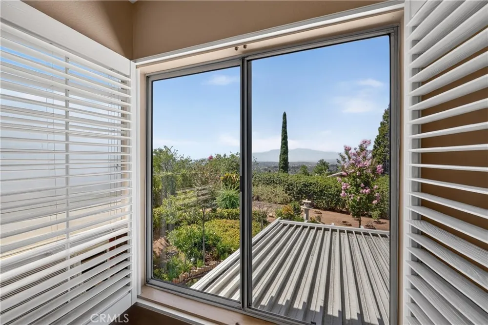 2000 Citrus Wood Lane Riverside, CA 92503
