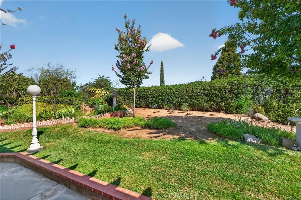 2000 Citrus Wood Lane Riverside, CA 92503