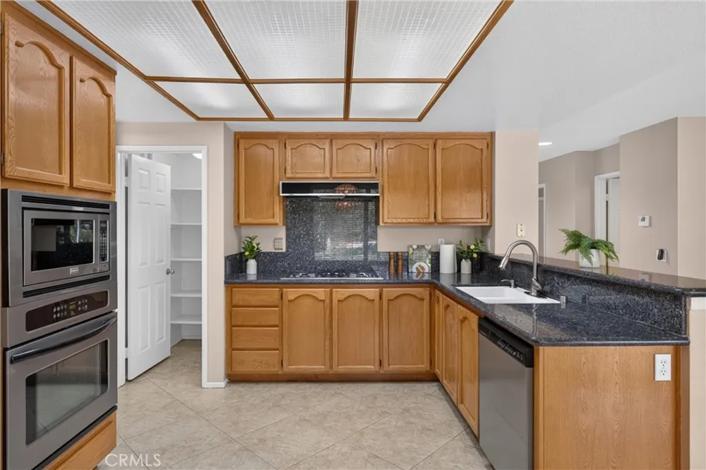 2000 Citrus Wood Lane Riverside, CA 92503