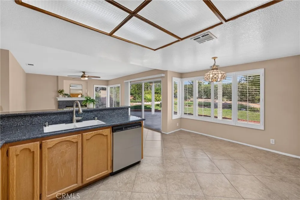 2000 Citrus Wood Lane Riverside, CA 92503