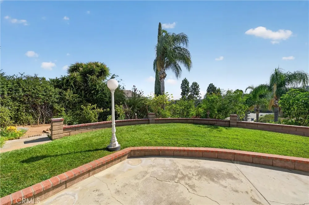 2000 Citrus Wood Lane Riverside, CA 92503