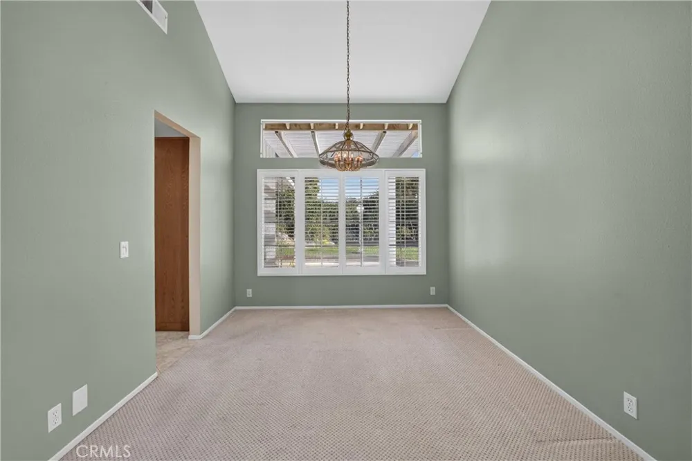 2000 Citrus Wood Lane Riverside, CA 92503