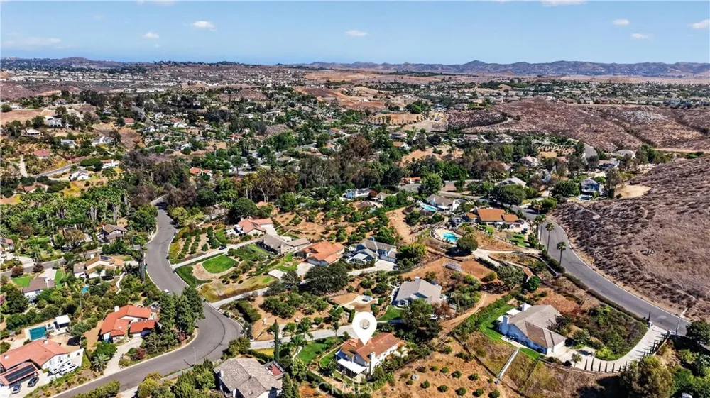 2000 Citrus Wood Lane Riverside, CA 92503