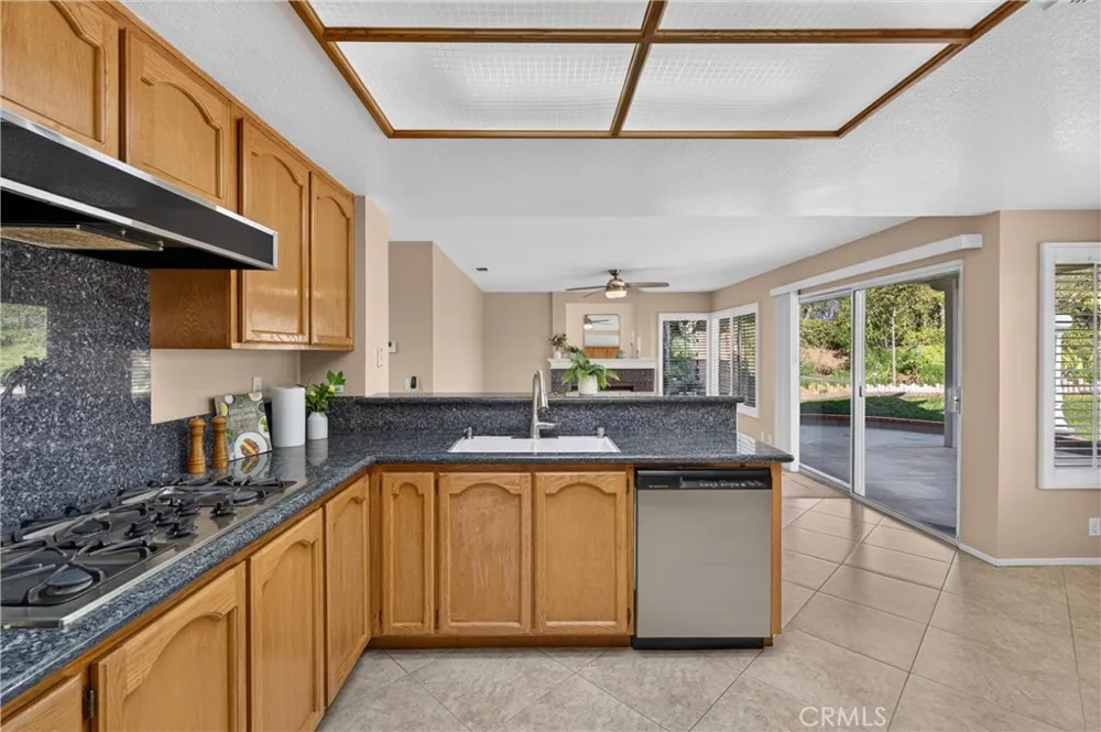 2000 Citrus Wood Lane Riverside, CA 92503